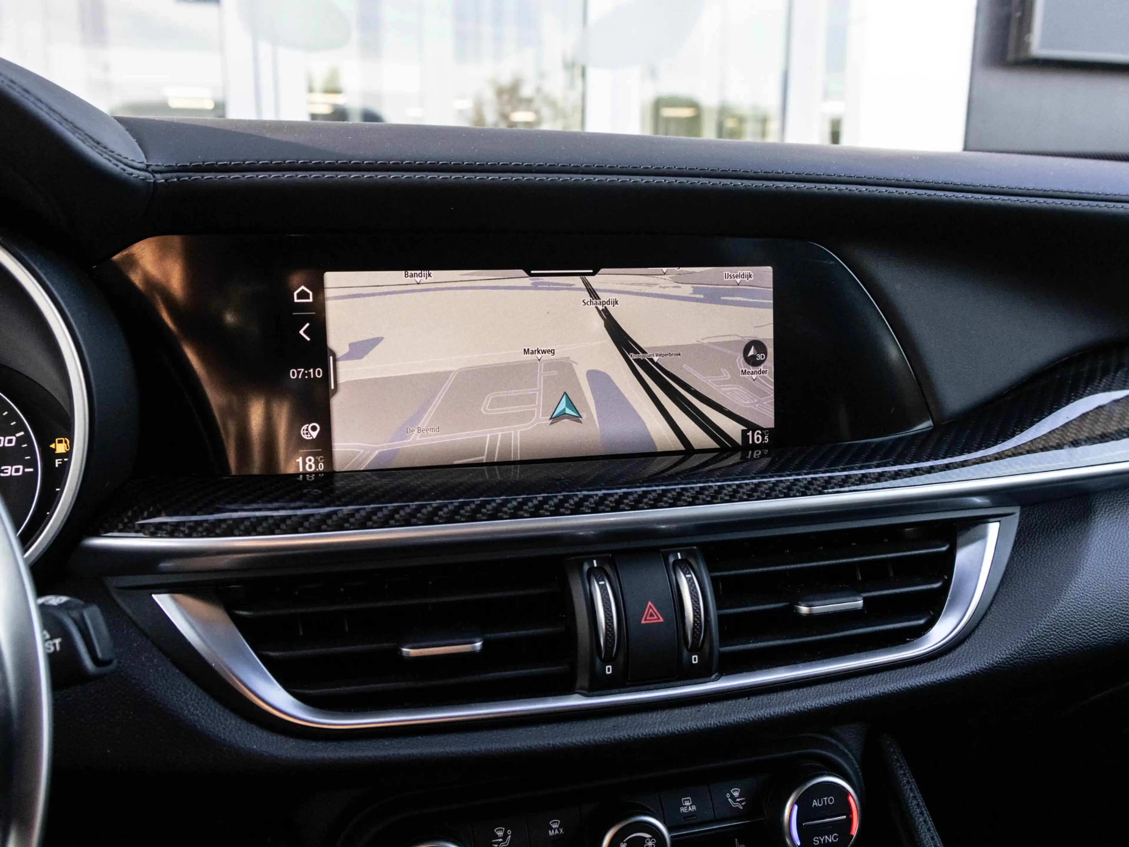 Alfa Romeo Stelvio 2.9 V6 AWD Quadrifoglio | Pano | Harman & Kardon | — photo 15