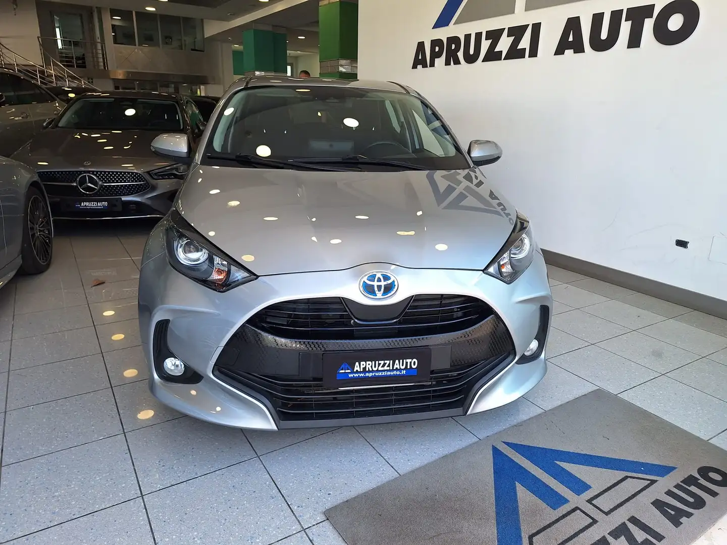 Toyota Yaris Yaris 1.5h Business RETROCAM Argento - 2