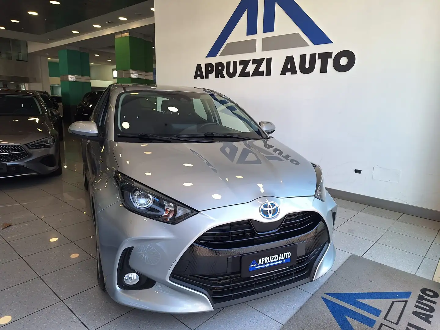 Toyota Yaris Yaris 1.5h Business RETROCAM Argento - 1