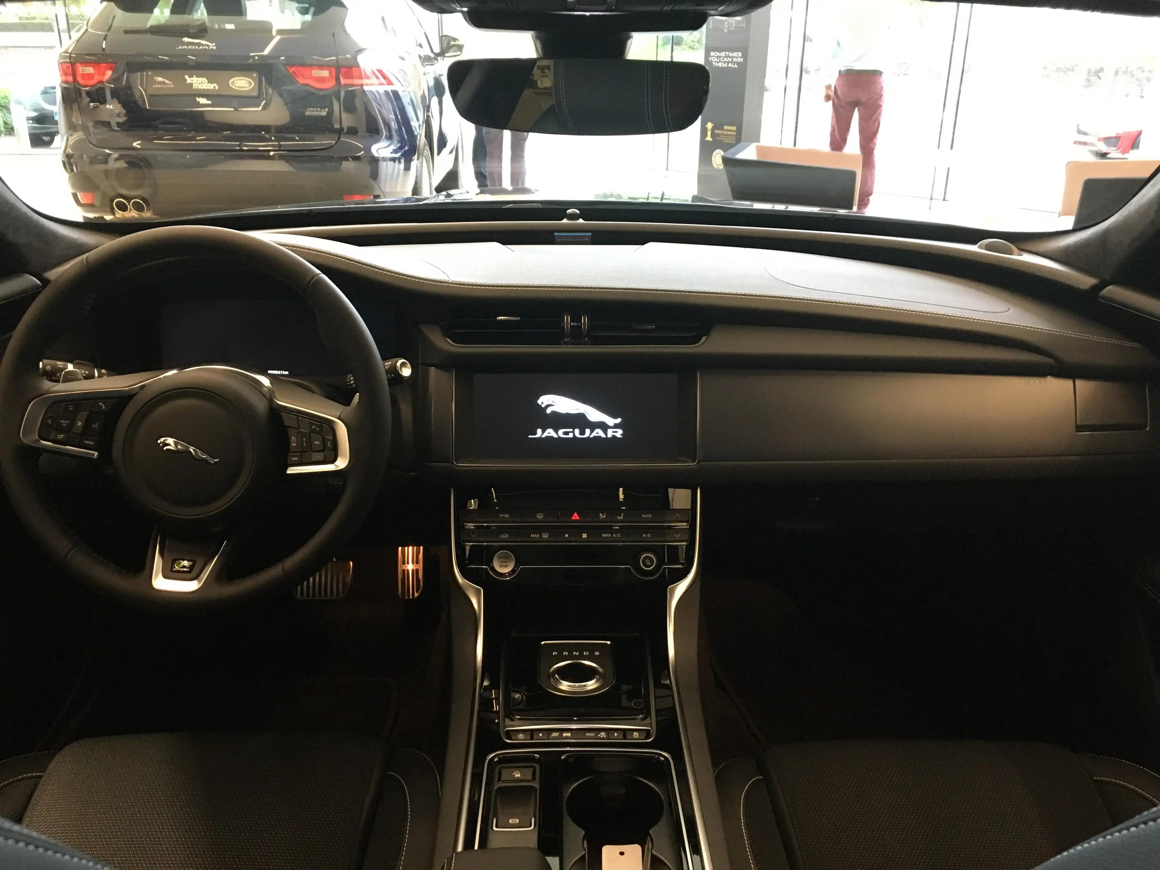 Jaguar XF R-sport — photo 4