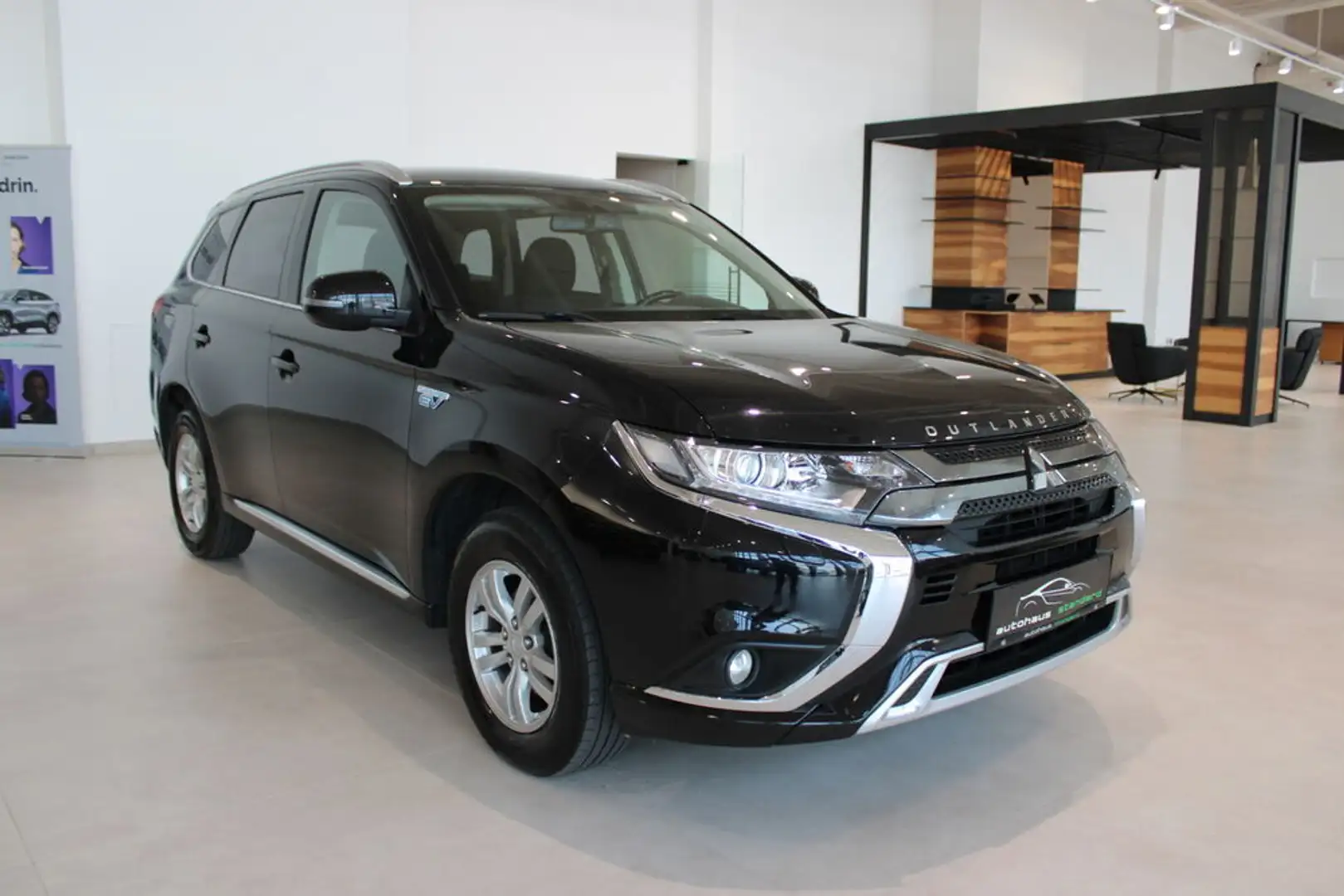 Mitsubishi Outlander Outlander PHEV Intense 4WD **SPARSAMER HYBRID** Schwarz - 1