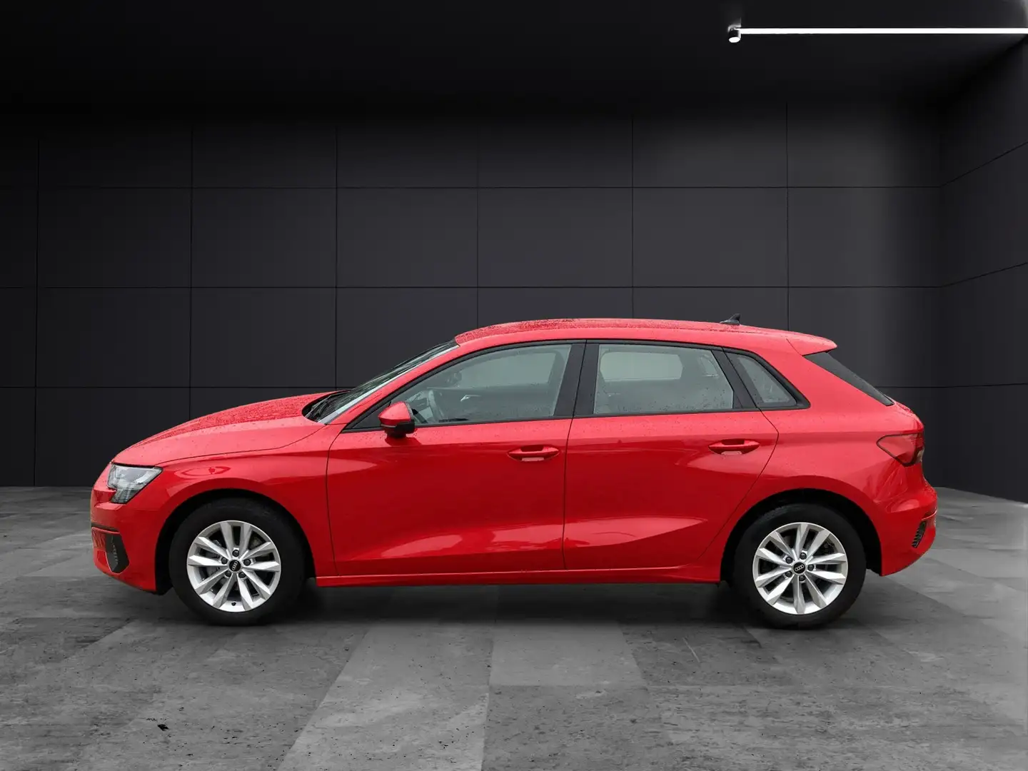 Audi A3 Sportback TDI Navi PDC DAB SH Rot - 2