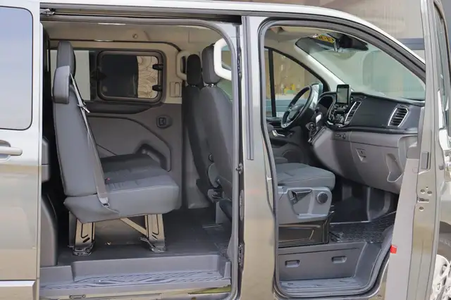 Ford Transit Custom view 23