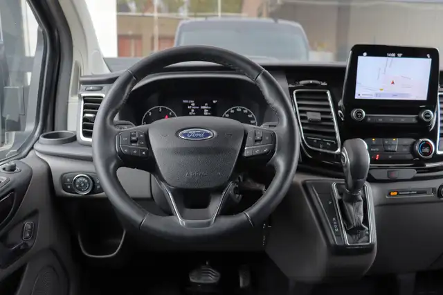 Ford Transit Custom view 3