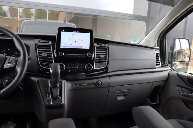 Ford Transit Custom view 8