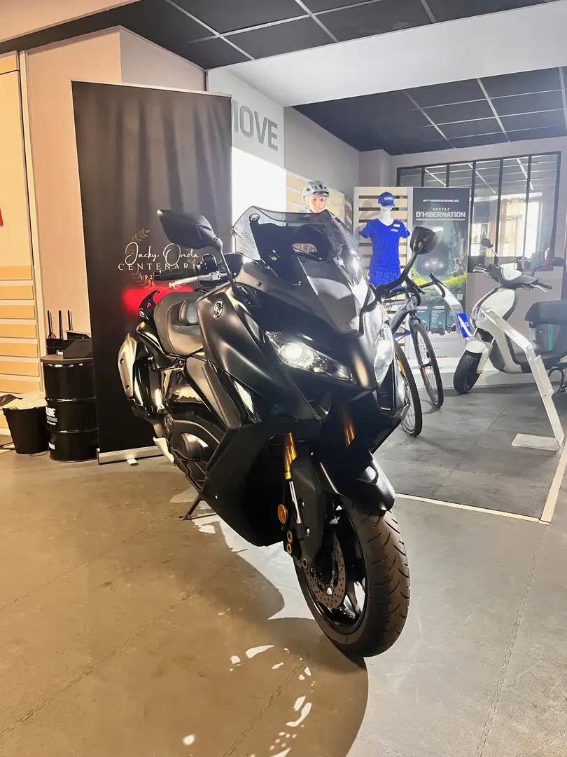 Yamaha TMAX 560 - 1