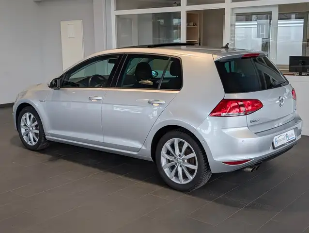 Volkswagen Golf view 10