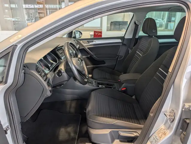 Volkswagen Golf view 7
