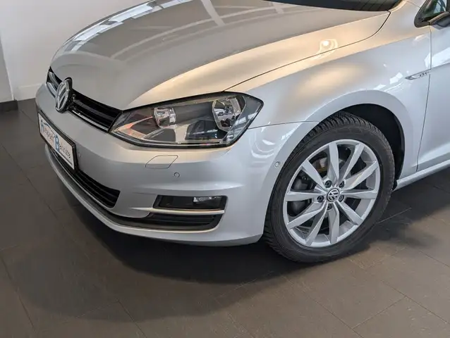 Volkswagen Golf view 5