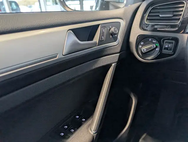 Volkswagen Golf view 13