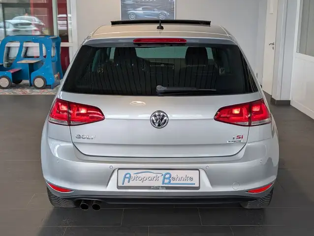 Volkswagen Golf view 11