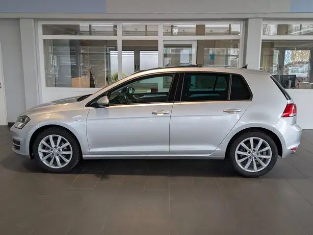 Volkswagen Golf view 6