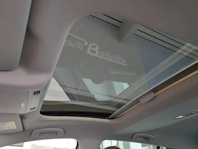 Volkswagen Golf view 8