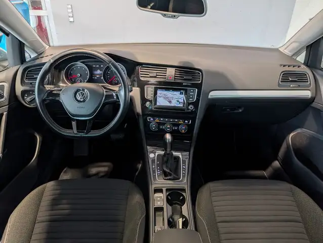 Volkswagen Golf view 14