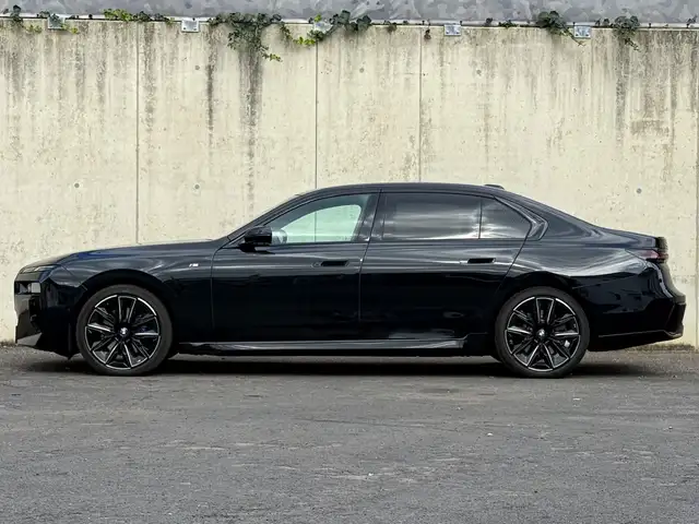 BMW 740 d xDrive Limousine M-Sportpaket Pro Ansicht 6