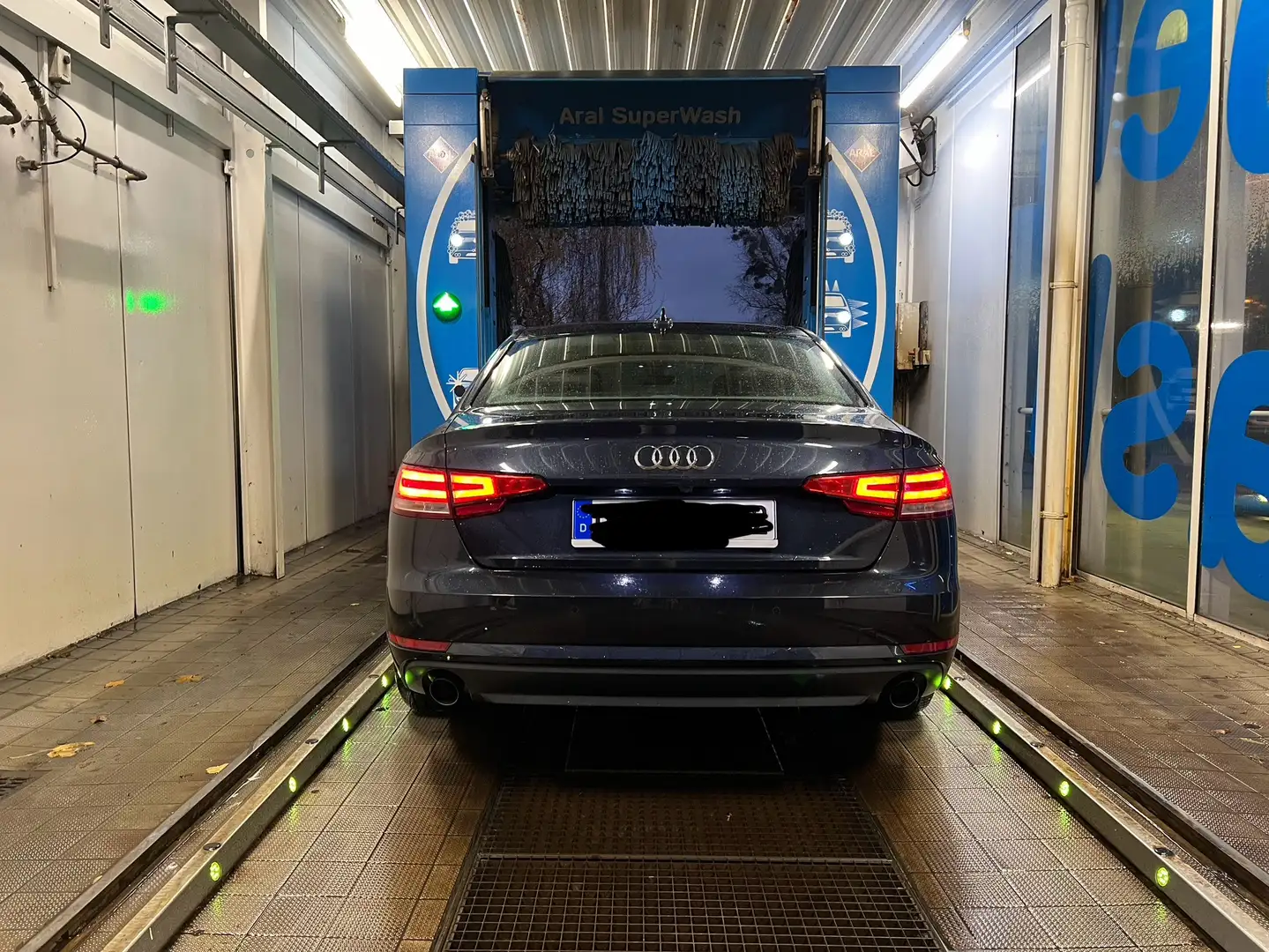 Audi A4 Audi A4 190ps, 360, Leder, Carplay, Blau - 2