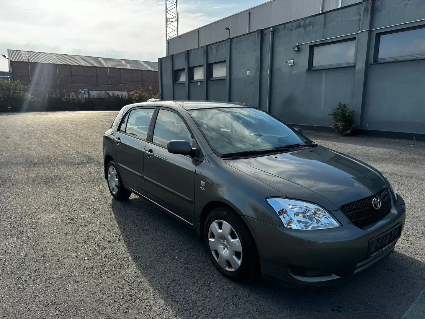 Toyota Corolla 1.6i VVT-i 16v Linea Luna AIRCO CLIMATISÉ Gris - 2