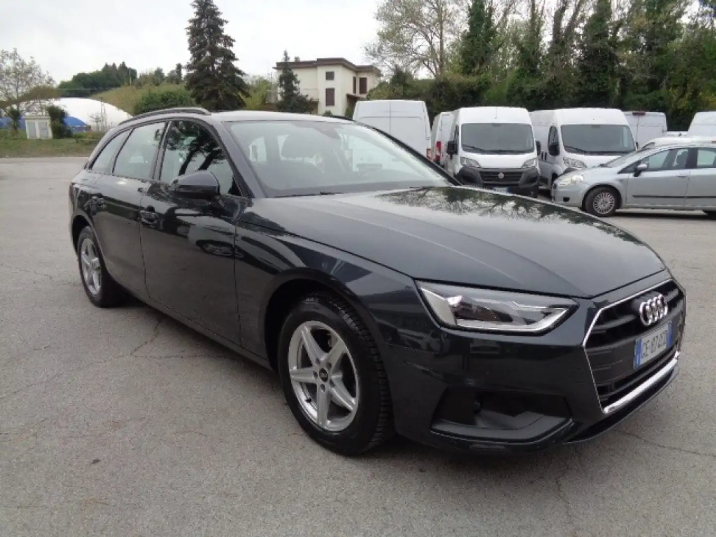 Audi A4 Avant 30 2.0 TDI S tronic Business Grigio - 1