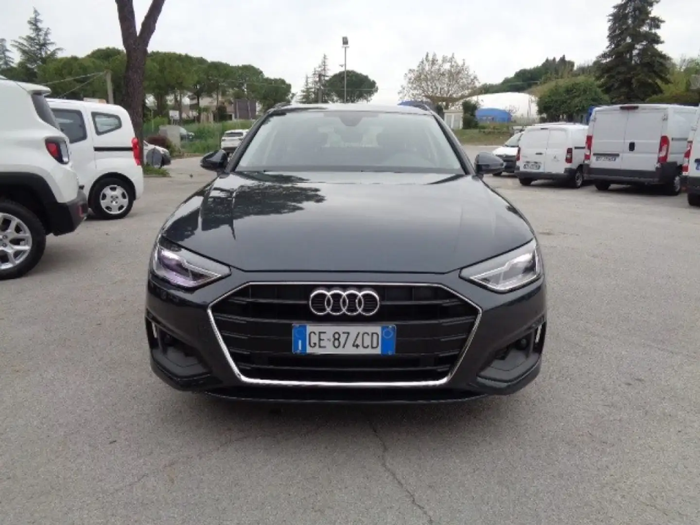 Audi A4 Avant 30 2.0 TDI S tronic Business Grigio - 2
