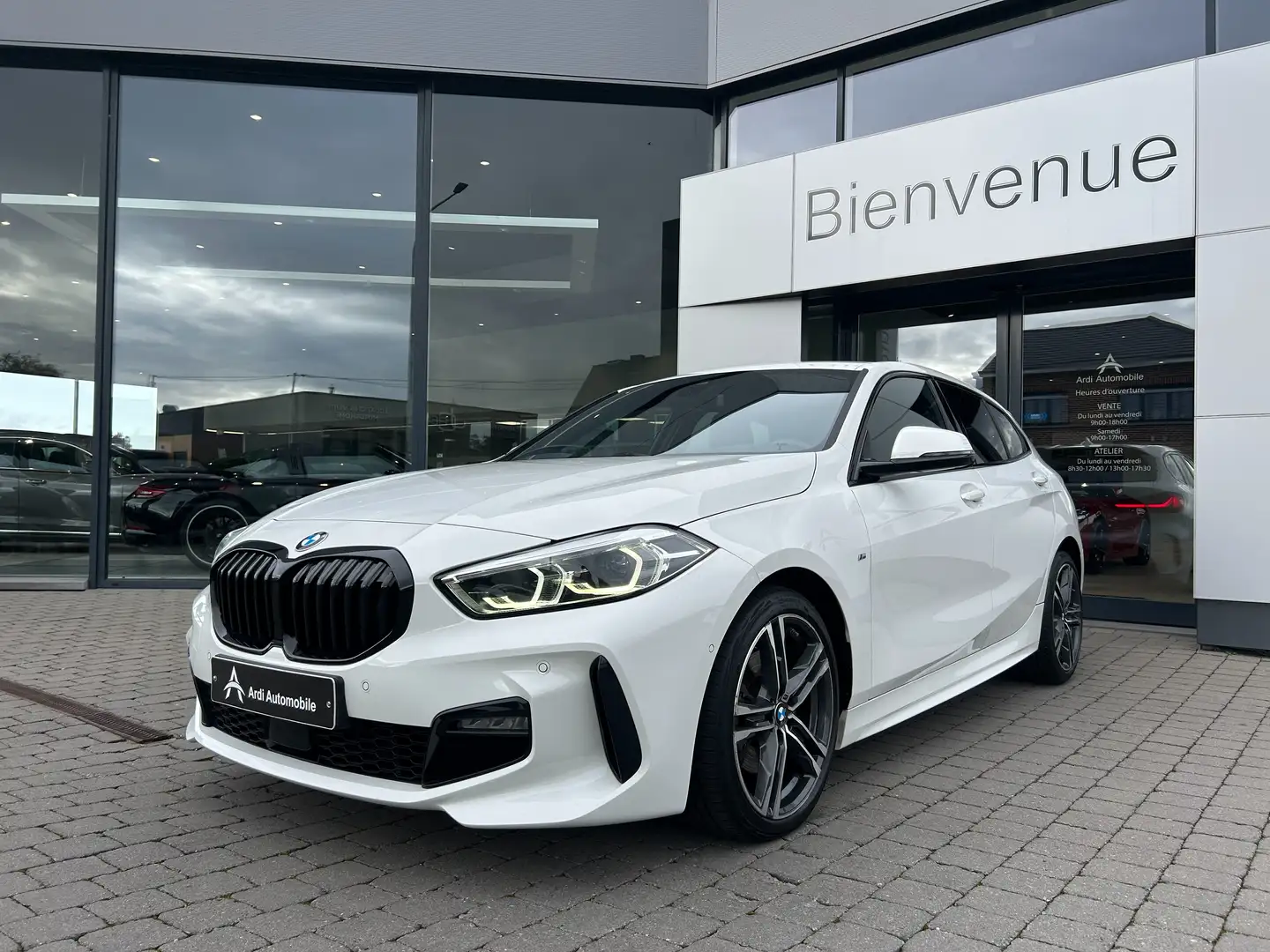 BMW 118 *GARANTIE*PACK M*1ER PROP*CARPLAY*HARMAN/KARDON* Blanc - 1