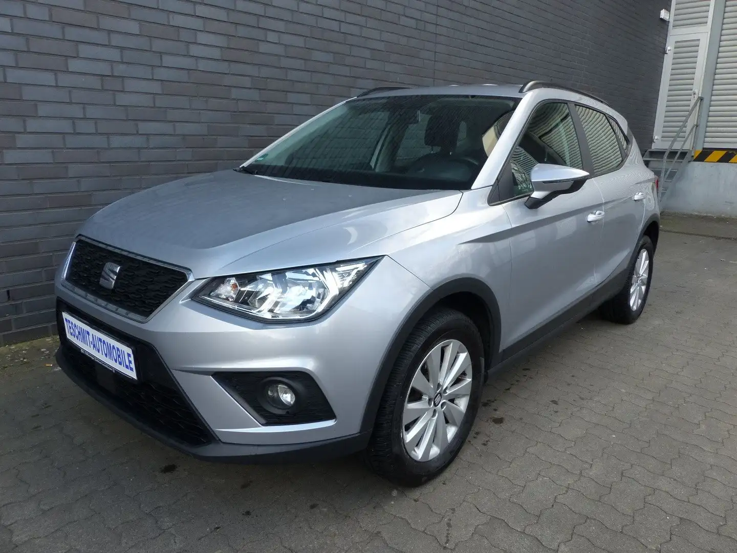 SEAT Arona 1,6 Style Klima/Bluetooth/Parkpilot/Tempom Silber - 1