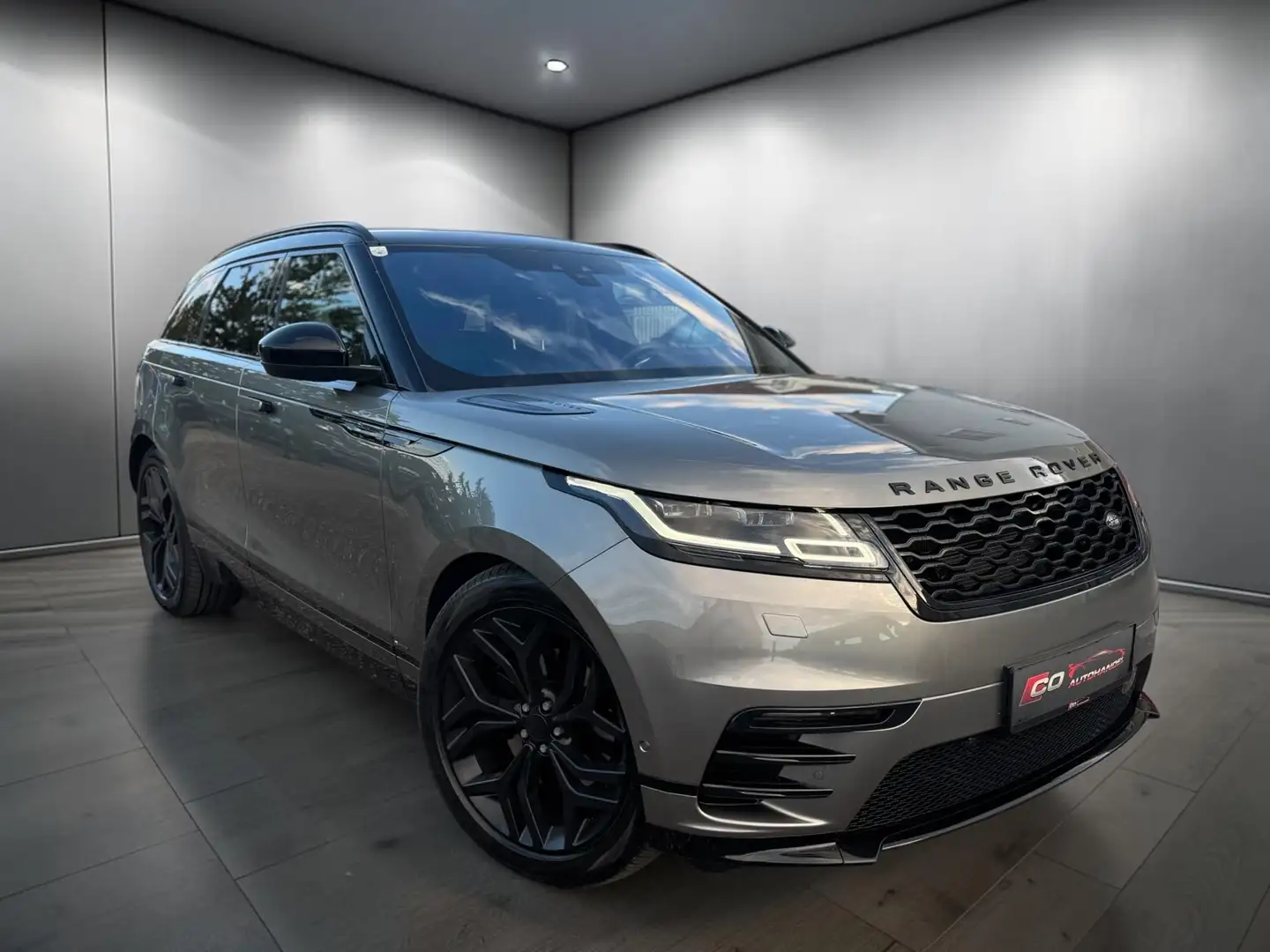 Land Rover Range Rover Velar Range Rover Velar D300 Allrad R-Dynamic HSE Aut. Grau - 1