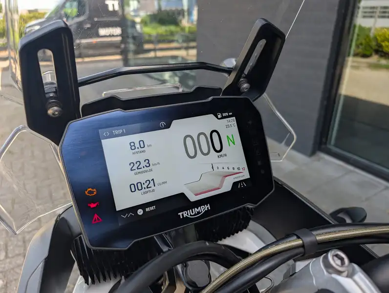 Triumph Tiger 900 - foto 8