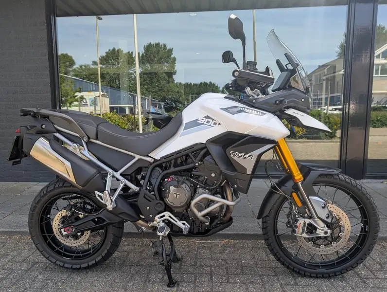 Triumph Tiger 900 - foto 2