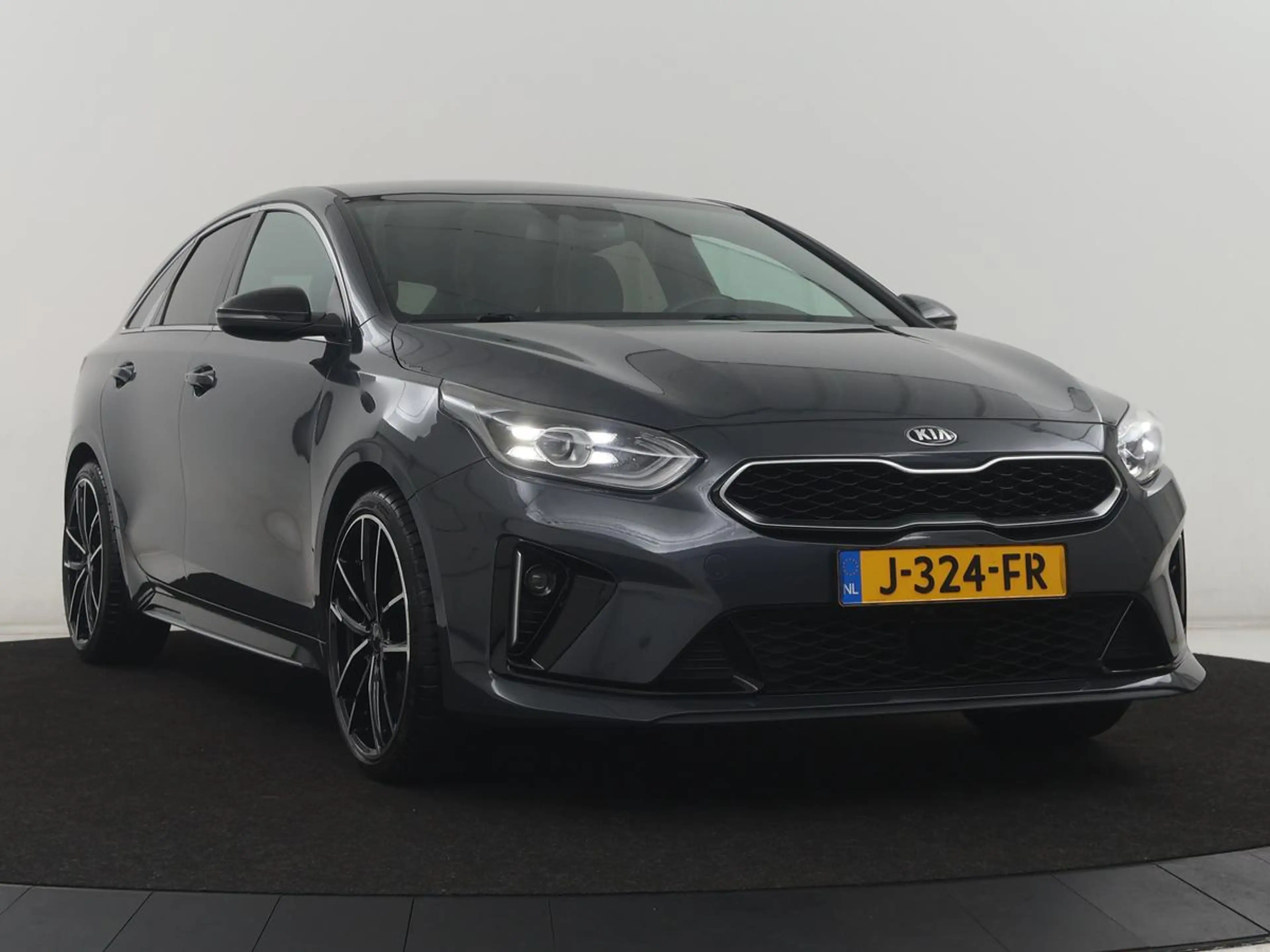 Kia ProCeed / pro_cee'd 1.4 T-GDI GT-Line | Leder/alcantara | Stuur/stoel — photo 30
