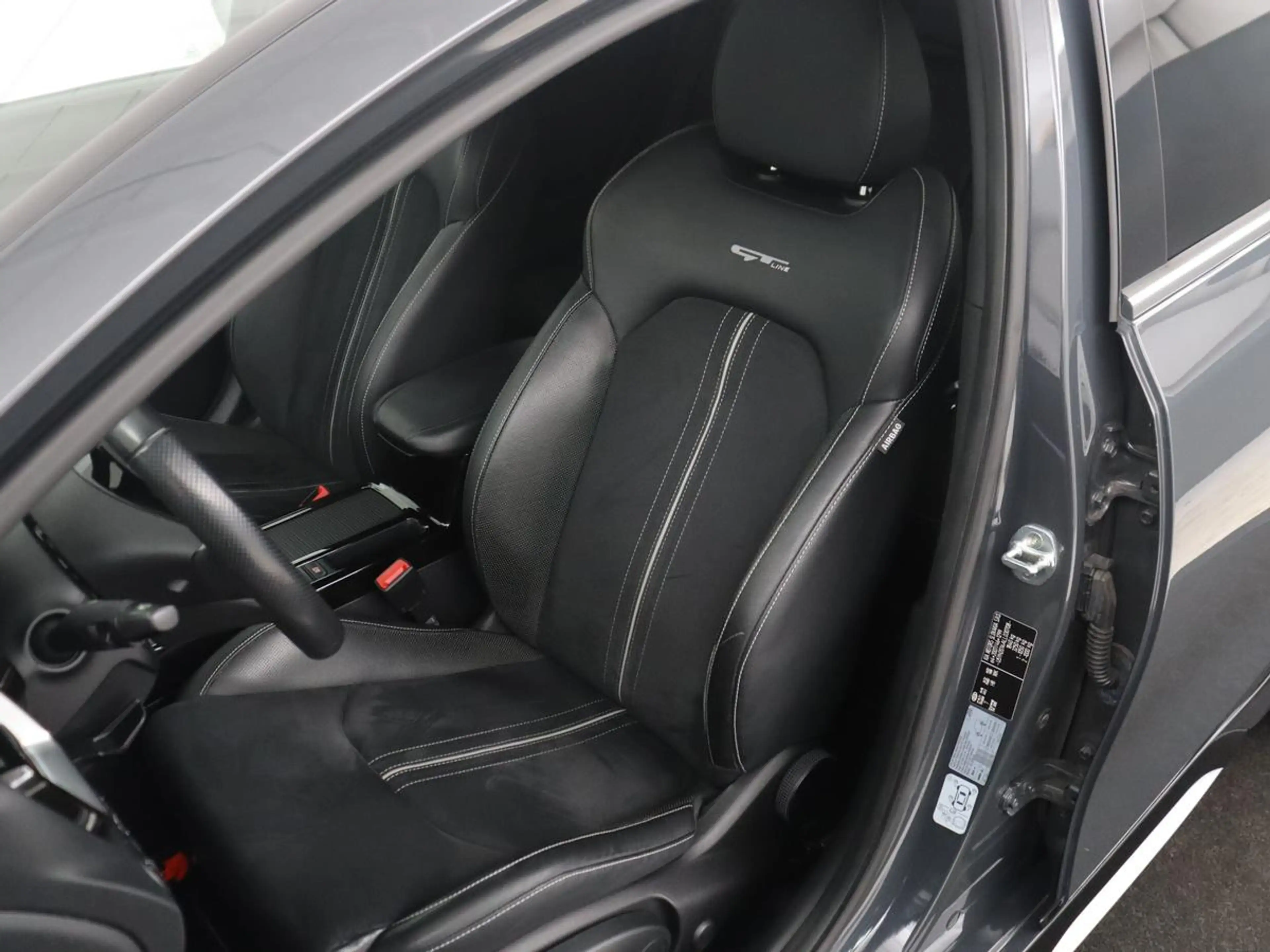 Kia ProCeed / pro_cee'd 1.4 T-GDI GT-Line | Leder/alcantara | Stuur/stoel — photo 6