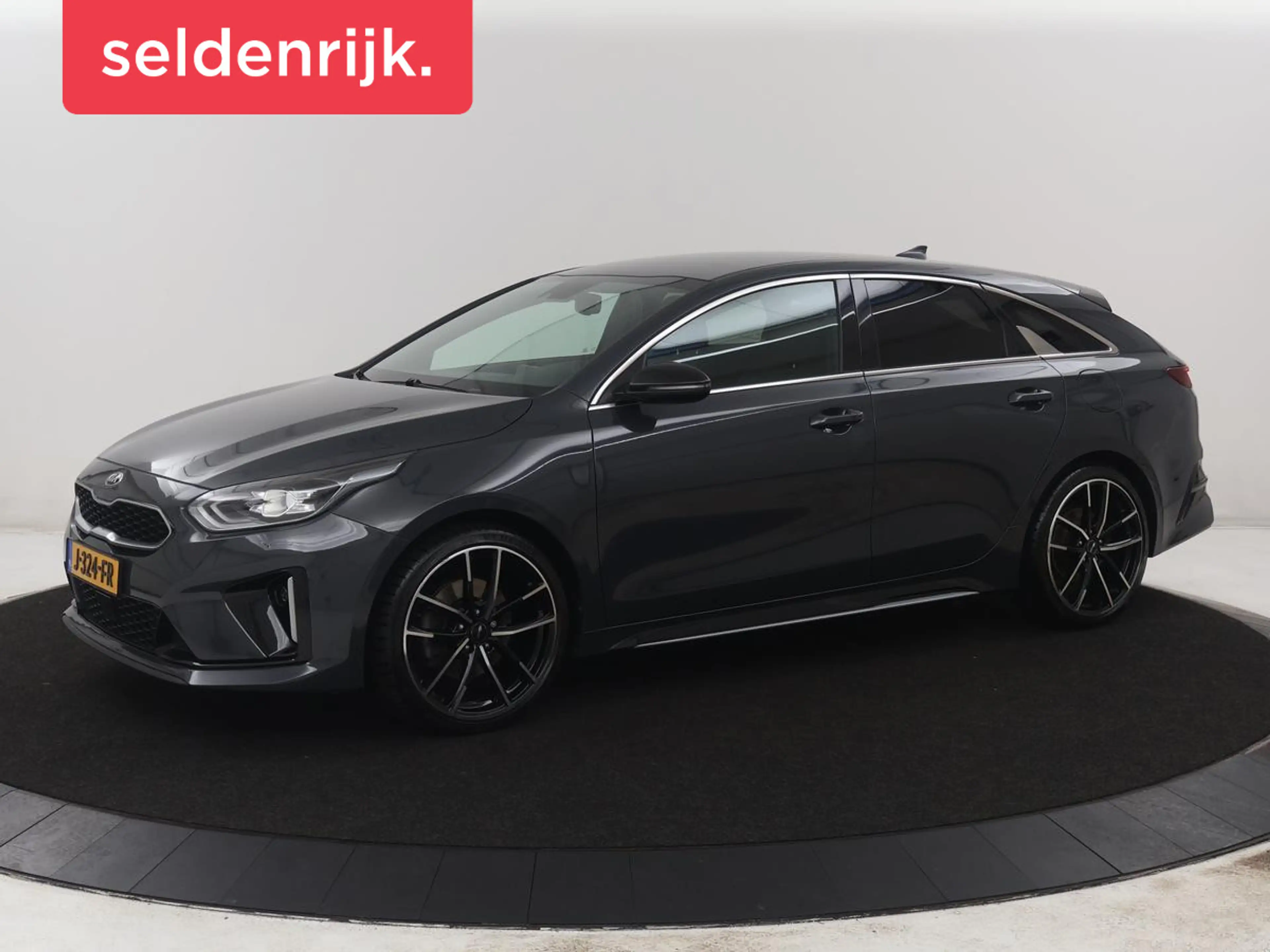 Kia ProCeed / pro_cee'd 1.4 T-GDI GT-Line | Leder/alcantara | Stuur/stoel