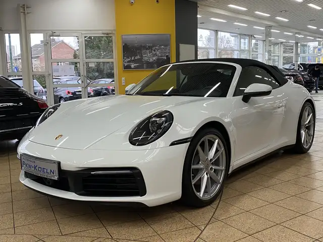 Porsche 992 Cabriolet 4*ACC*LED*SPuR*KAMERA*ABGAS*