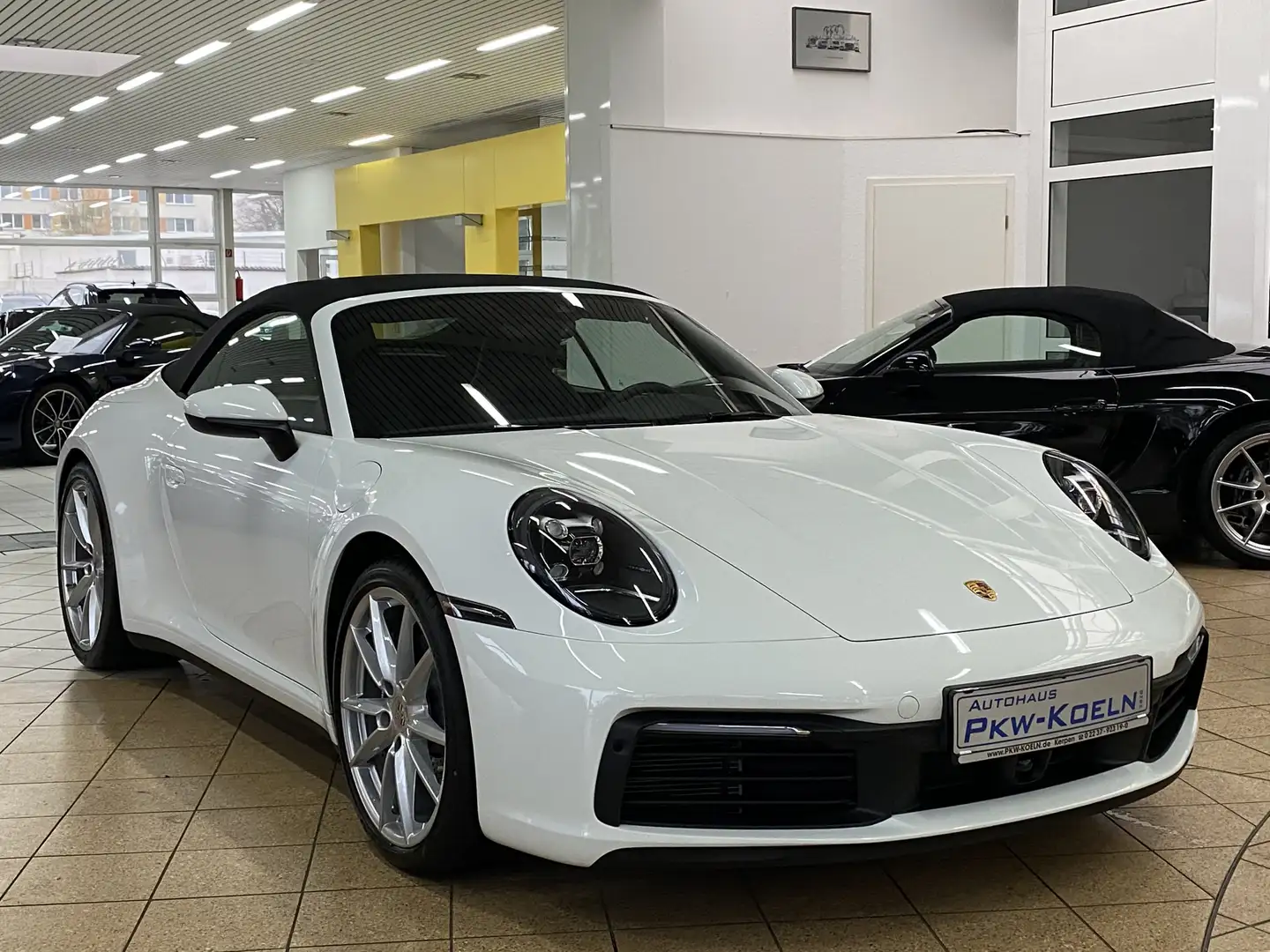 Porsche 992 Cabriolet 4*ACC*LED*SPuR*KAMERA*ABGAS* Blanc - 2