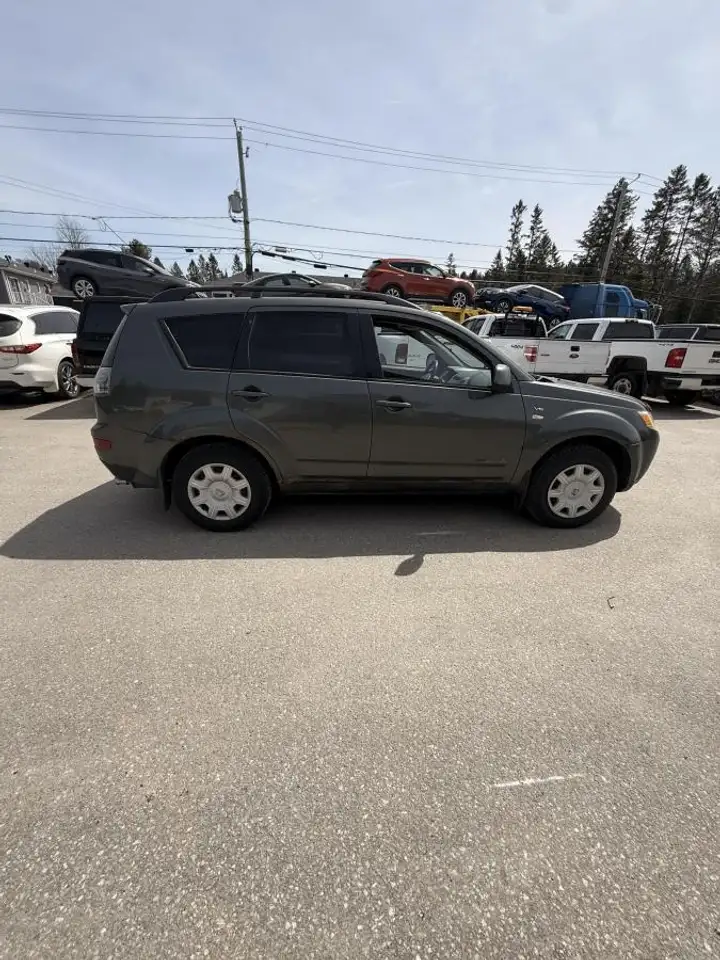 Mitsubishi Outlander снимка Mitsubishi Outlander