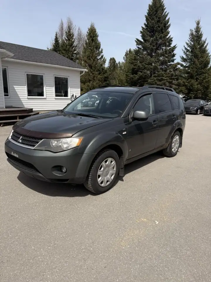 Mitsubishi Outlander снимка Mitsubishi Outlander