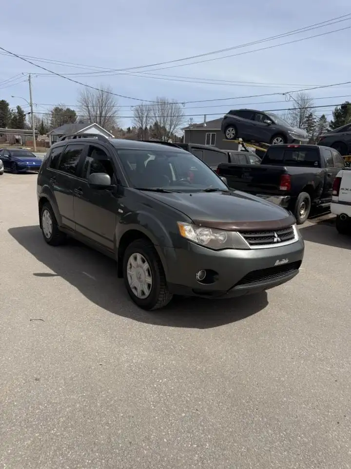 Mitsubishi Outlander снимка Mitsubishi Outlander