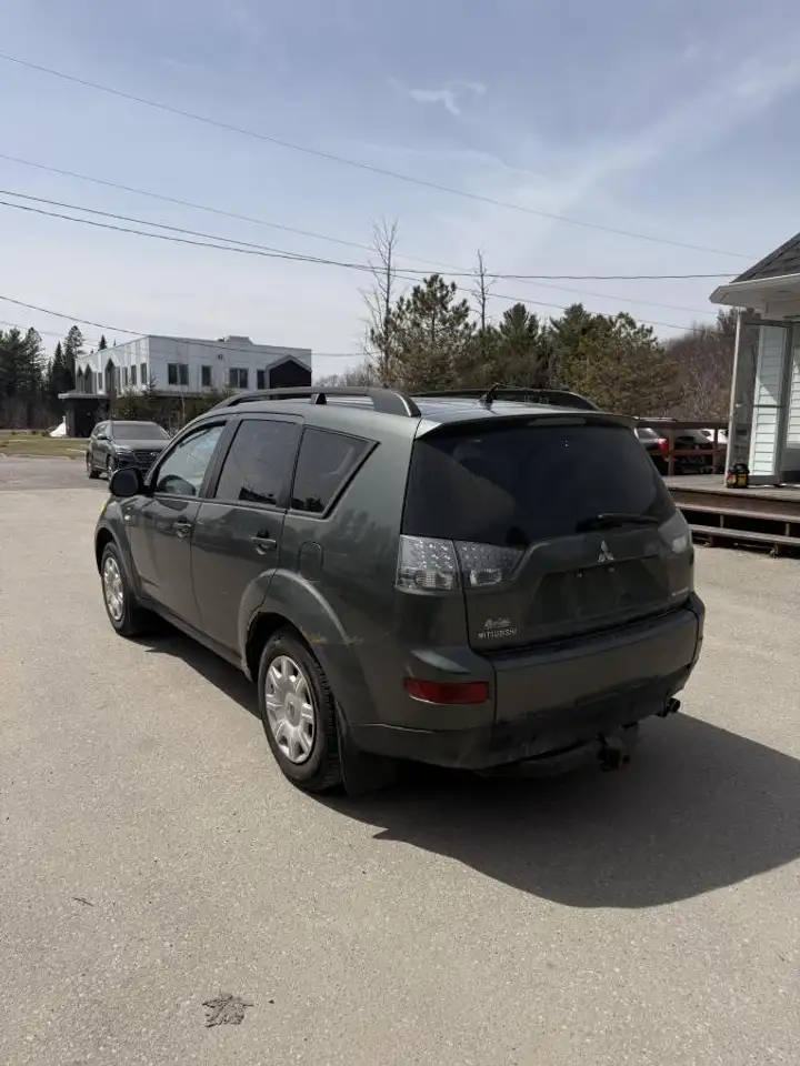 Mitsubishi Outlander снимка Mitsubishi Outlander