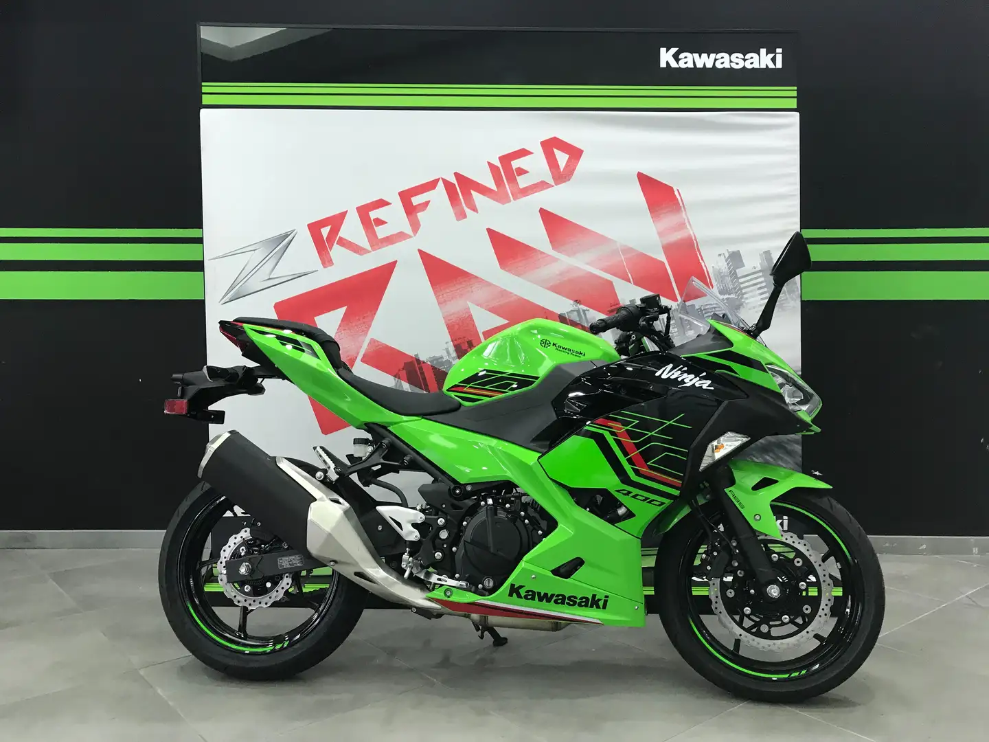Kawasaki Ninja 400 Verde - 1