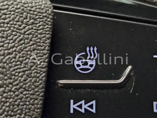 Audi Q5 view 12