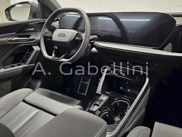 Audi Q5 view 6