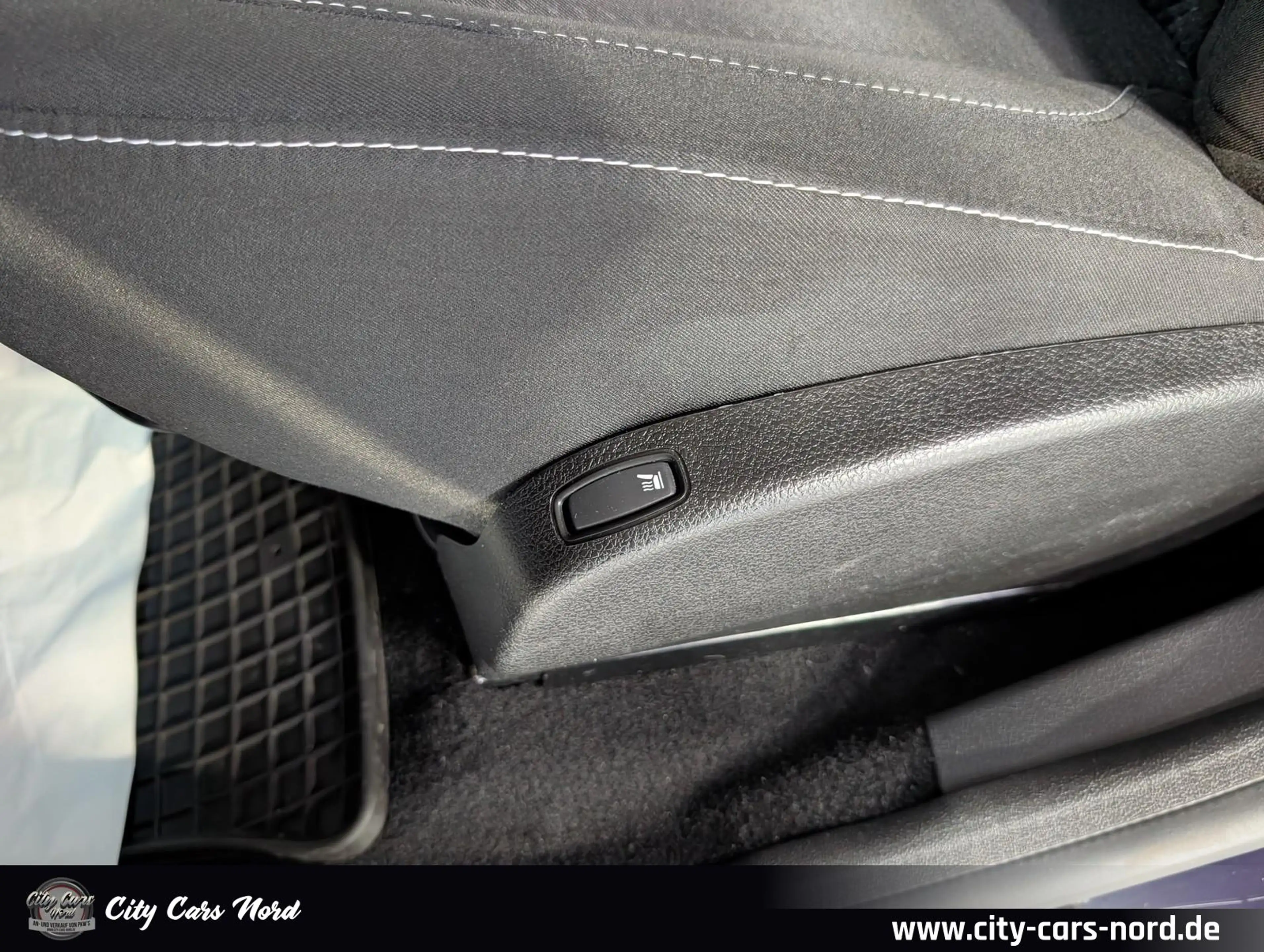 Dacia Lodgy Comfort SZH+KAMERA+TEMPOMAT+BLUETOOTH — photo 12