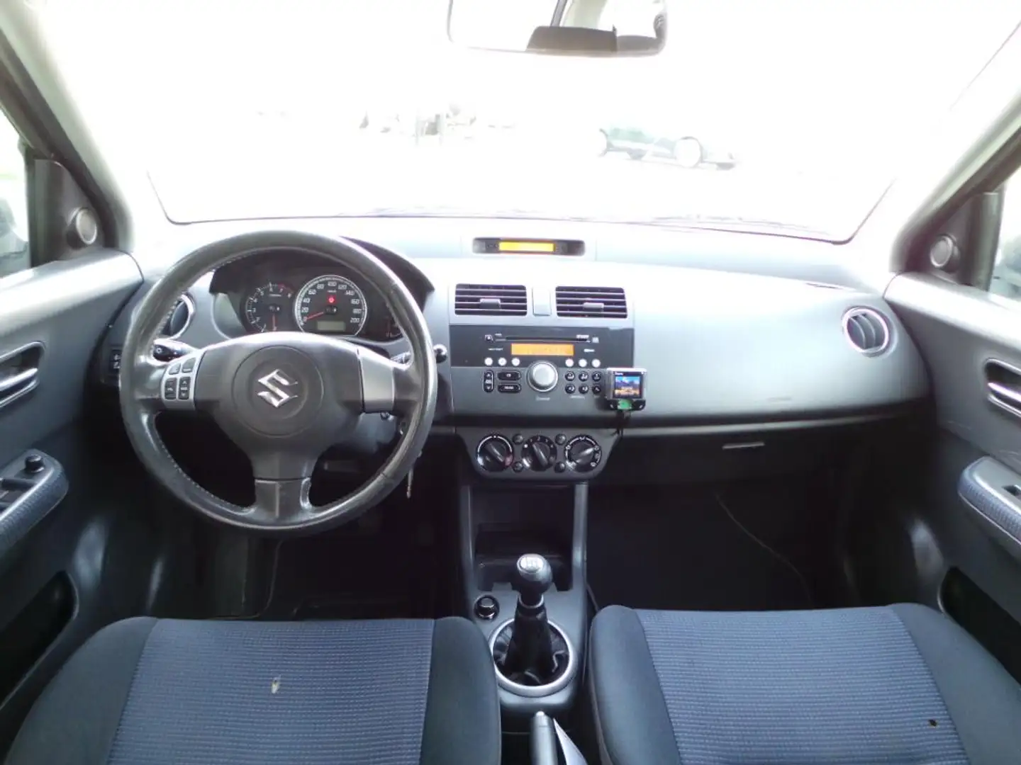 Suzuki Swift 1.3 Shogun ( INRUIL MOGELIJK ) Weiß - 2