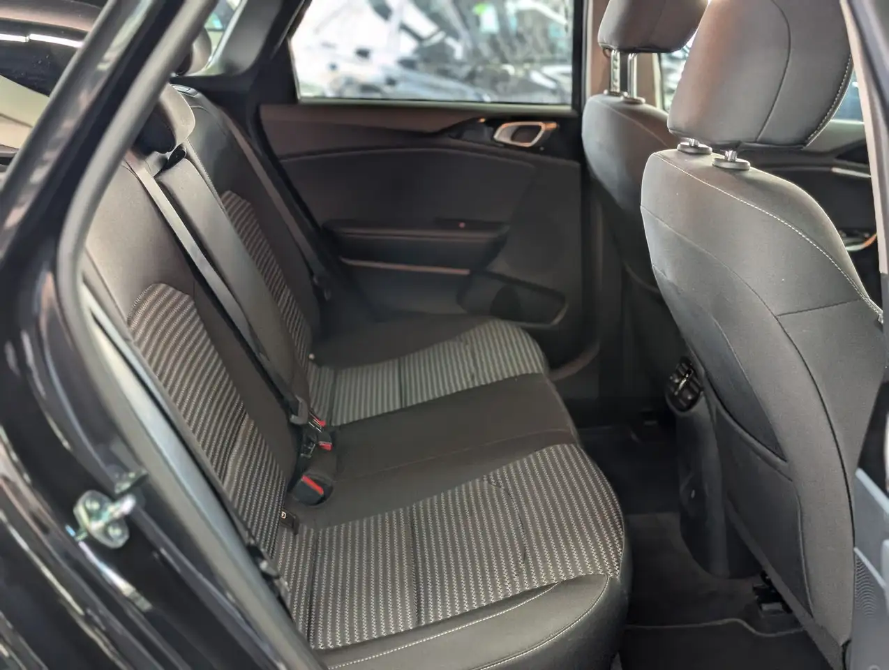 Kia Ceed 1.5 Spirit ACC JBL KAM 7J Gar., миниатюра 18