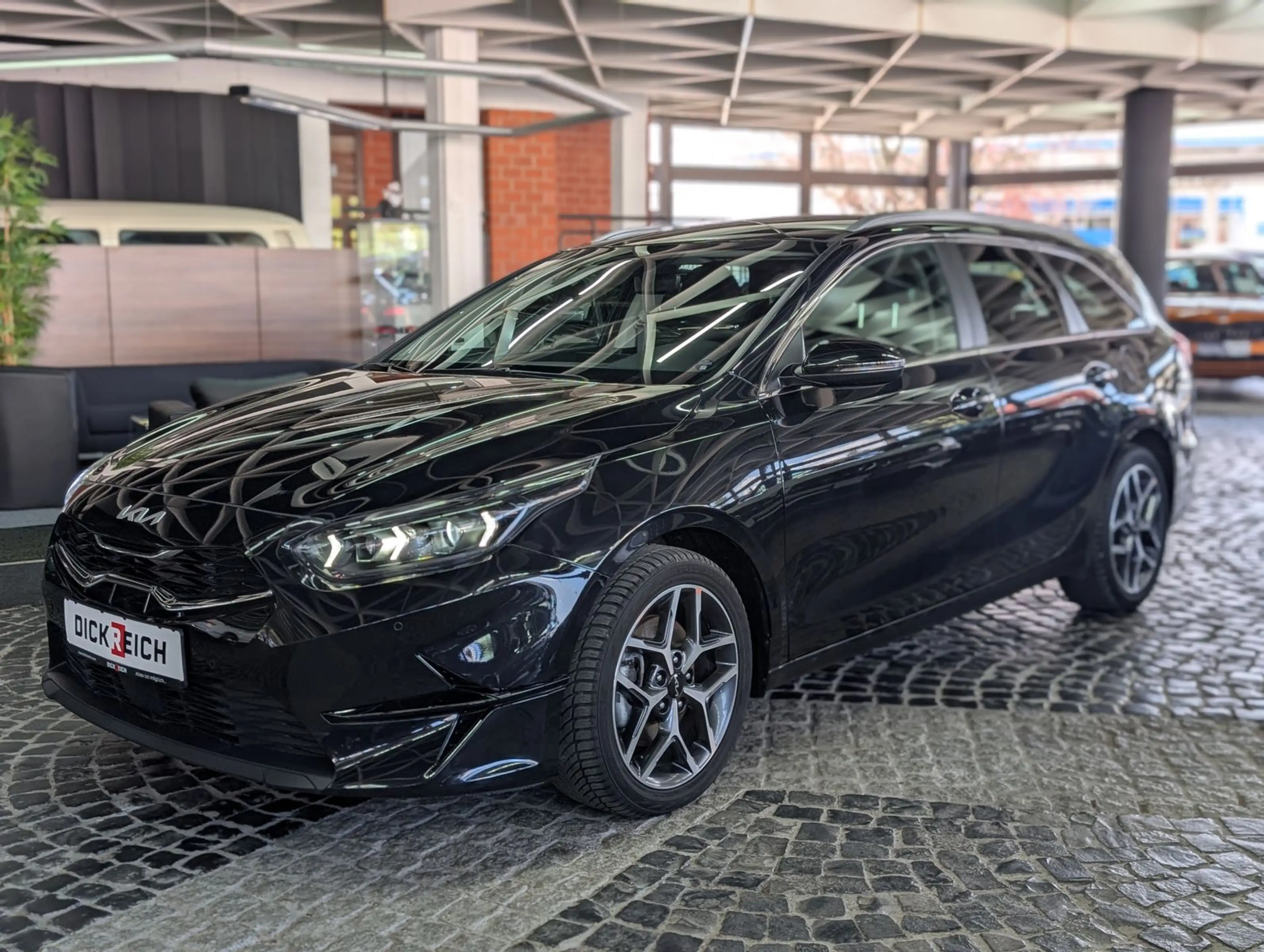 Kia Ceed SW / cee'd SW 1.5 Spirit ACC JBL KAM 7J Gar. — photo 3