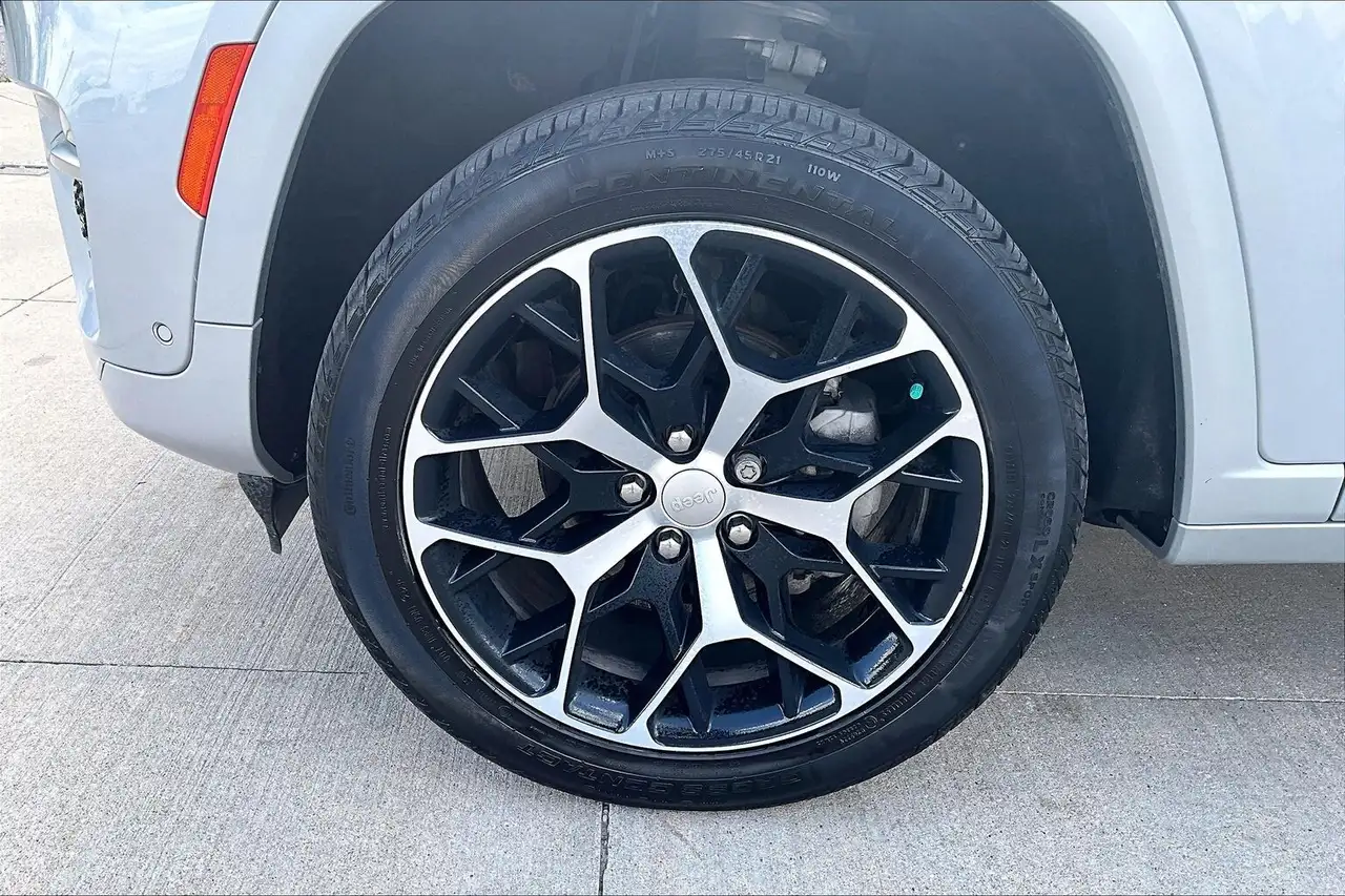 Jeep Grand Cherokee снимка Jeep Grand Cherokee