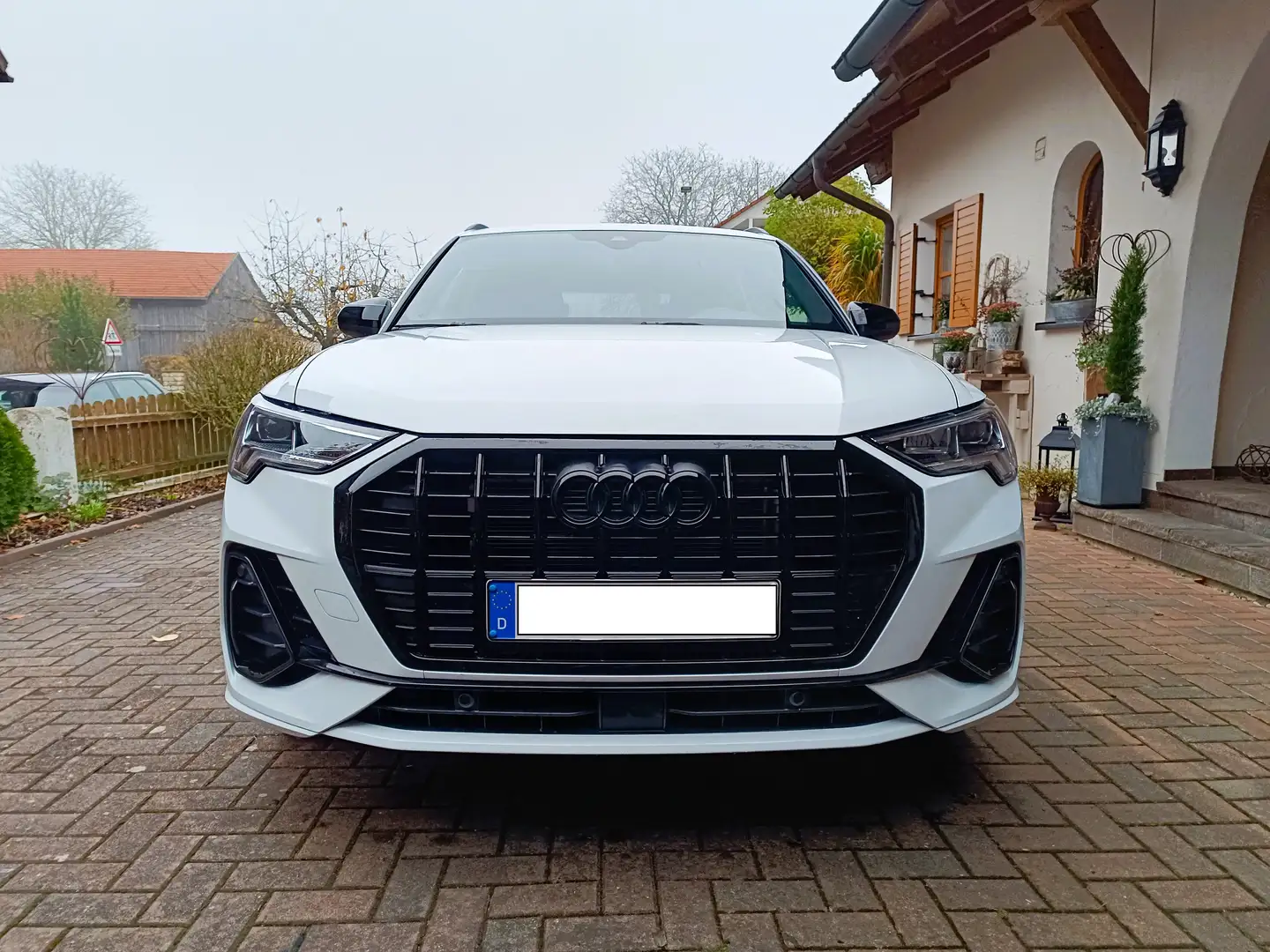 Audi Q3 Q3 35 TFSI S line AHK Navi el.Sitz RFK Weiß - 2
