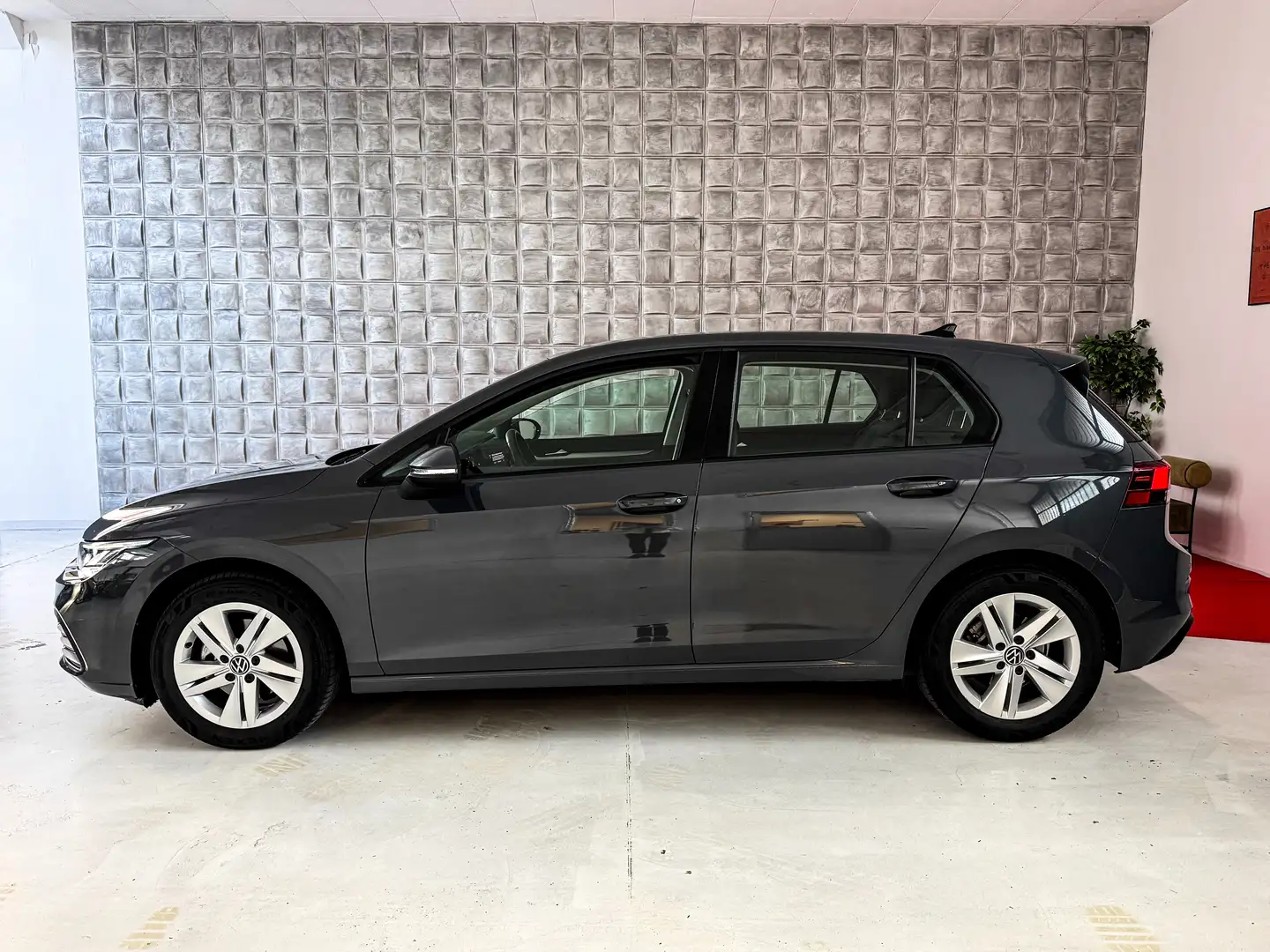Volkswagen Golf VIII 1.0 etsi evo Life 110cv dsg - IVA ESPOSTA Grau - 2