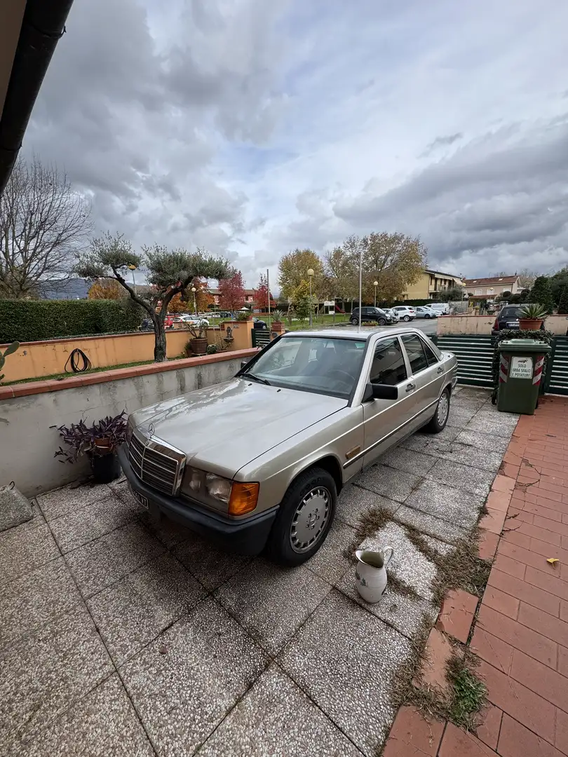 Mercedes-Benz 190 2.0 E 122cv - 2