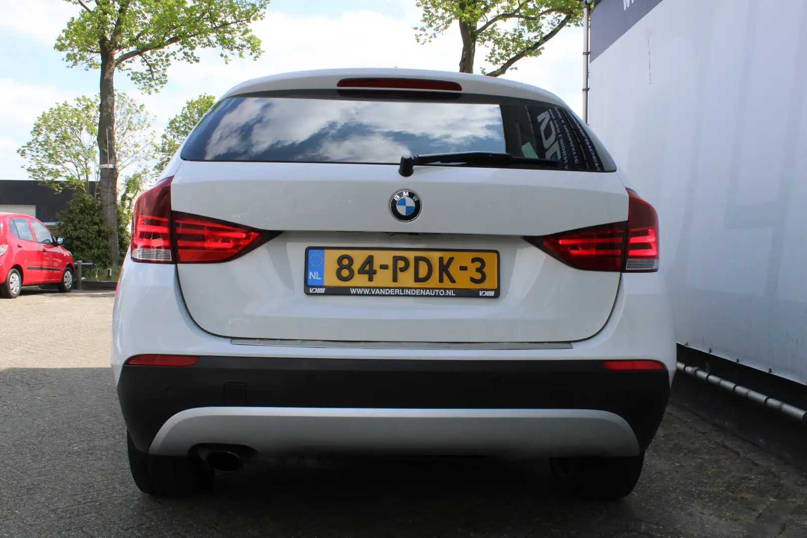 BMW X1 sDrive18i Executive Navi | Cruise | Parkeersensore Wit - 2
