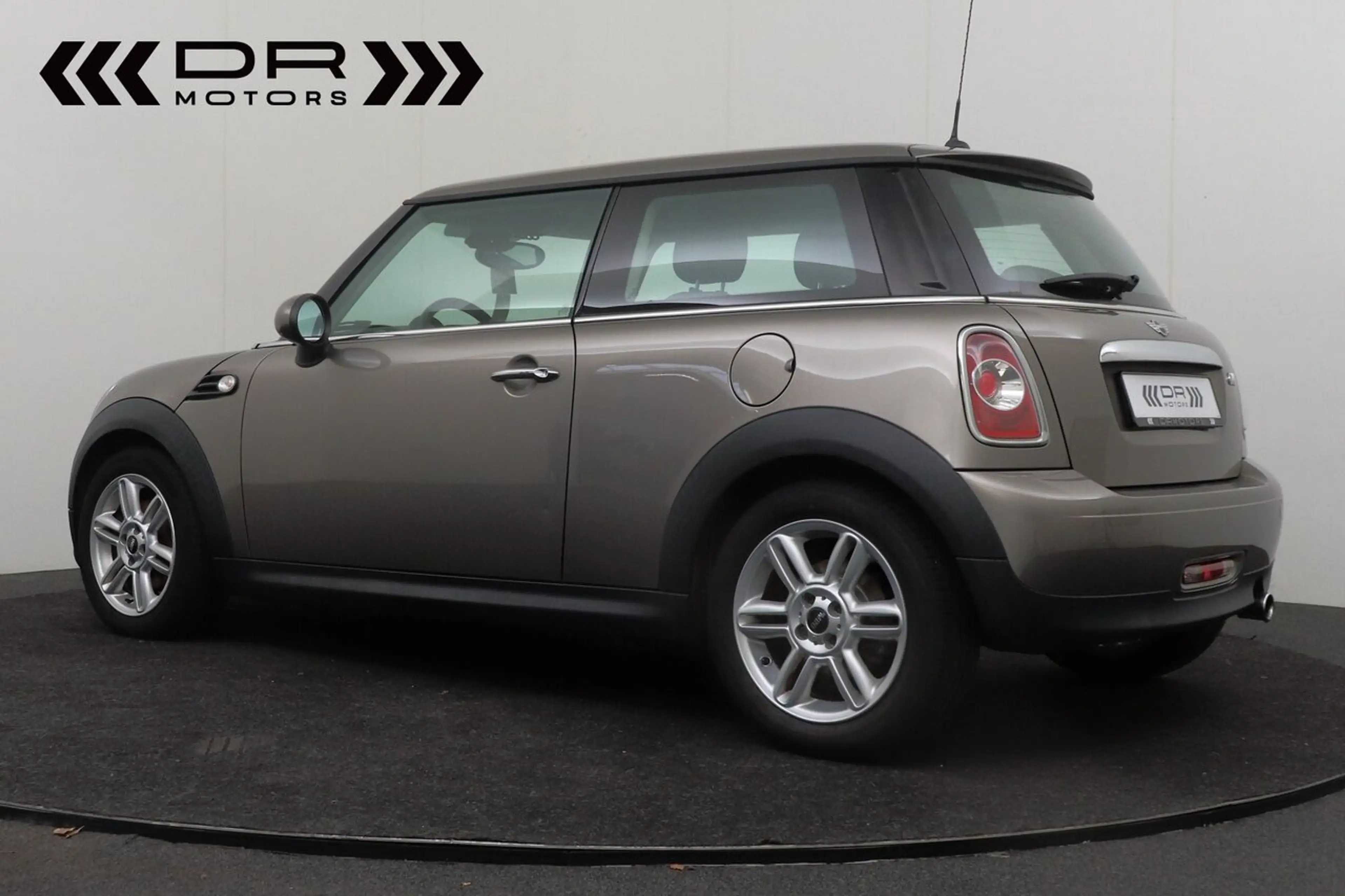 MINI One ONE — photo 3